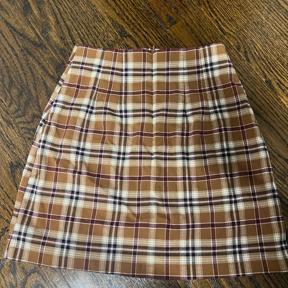 Brandy Melville cute mini skirt - Picture 2 of 4